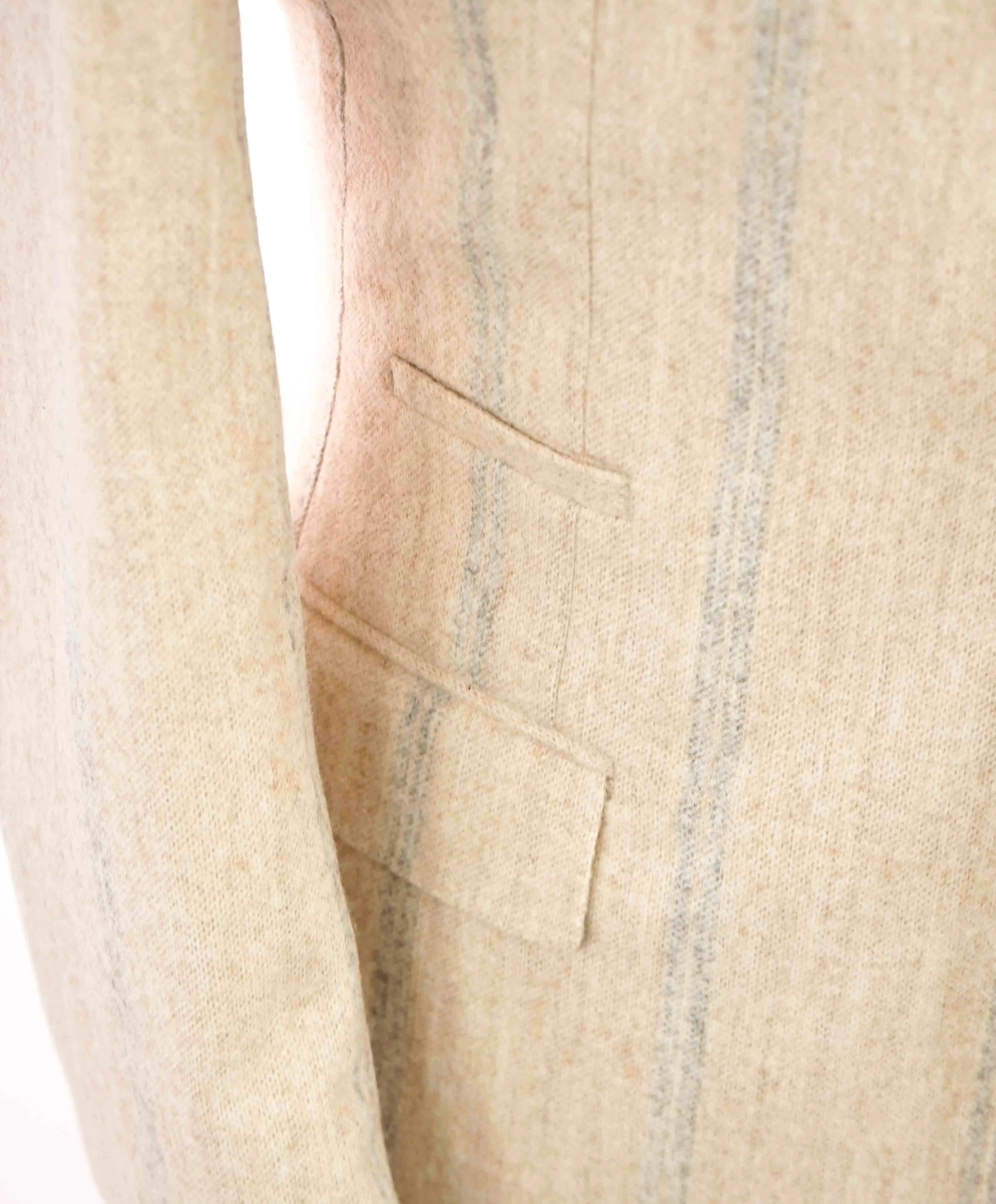 $2,295  ELEVENTY -*PLATINUM LINE* Neutral & Gray Chalk ALPACA Blazer- 40US