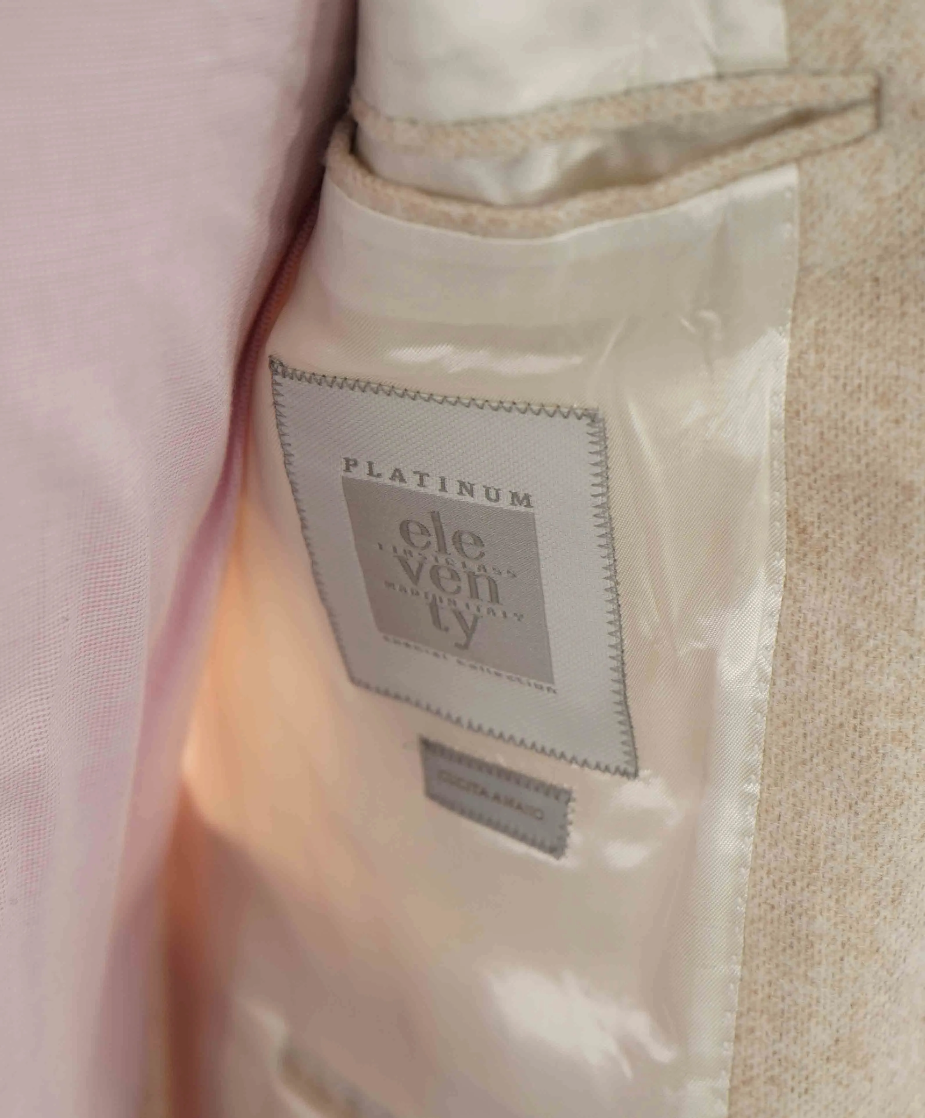 $2,295  ELEVENTY -*PLATINUM LINE* Neutral & Gray Chalk ALPACA Blazer- 40US