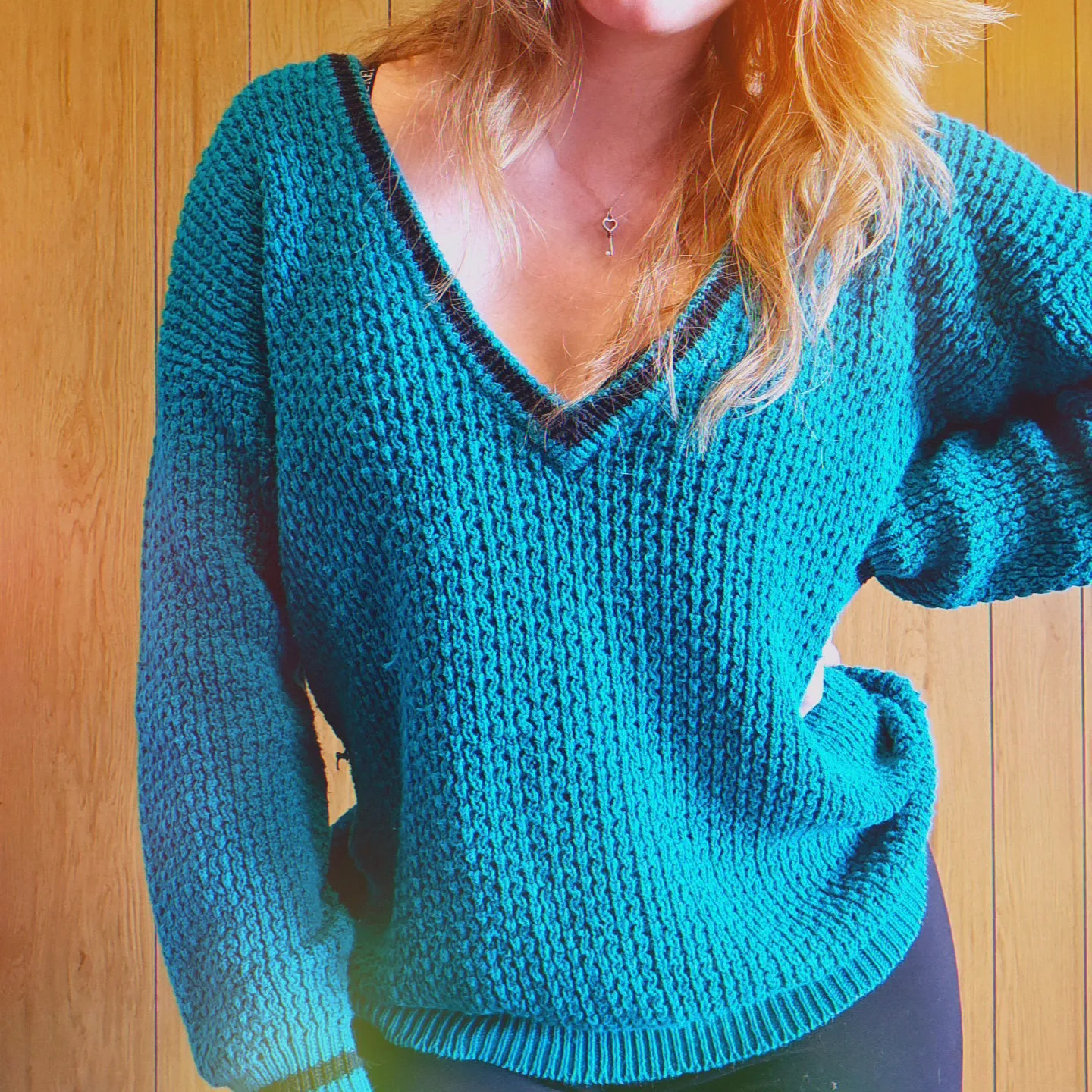 80s Deep V-Neck Sweater (L)