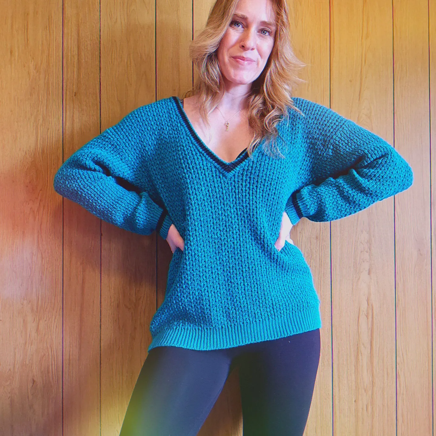80s Deep V-Neck Sweater (L)