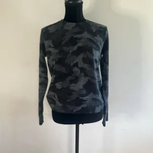 Aqua 100% Cashmere Sweater