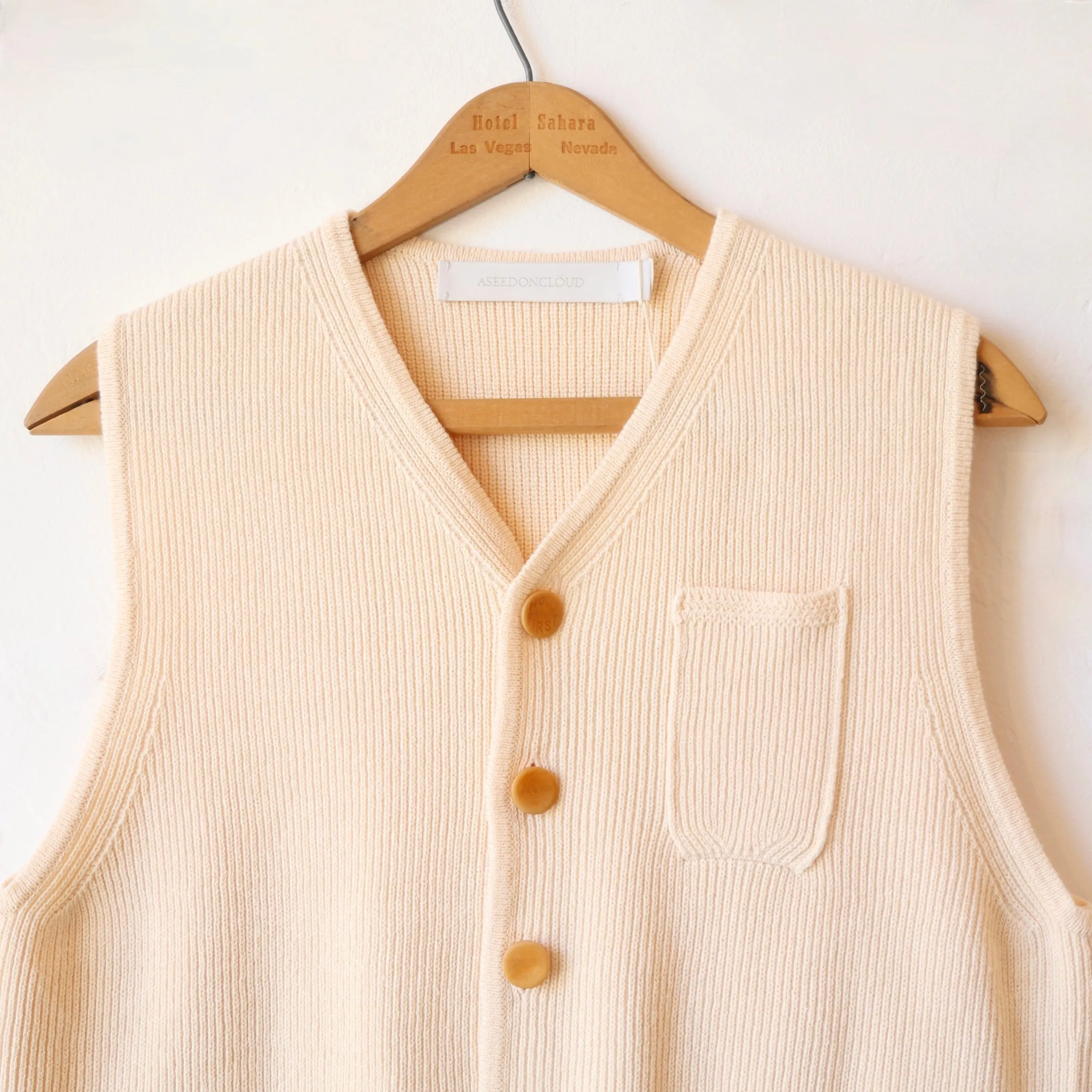 Aseedonclöud Tea Garden Vest - Cream