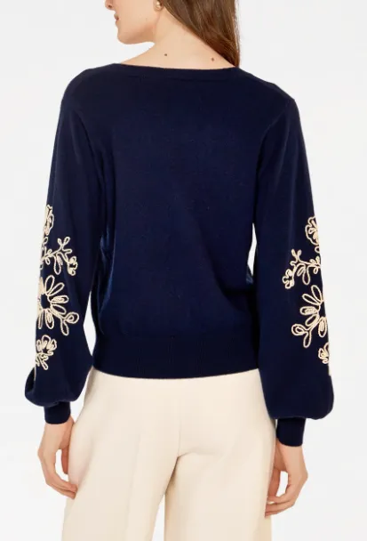 AUTUMN CASHMERE PUFF SLEEVE V W/ CONTRAST EMROIDERY