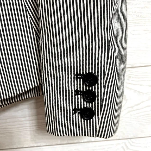 Banana Republic Women’s Black Striped Skirt &amp; Blazer Suit Size 6
