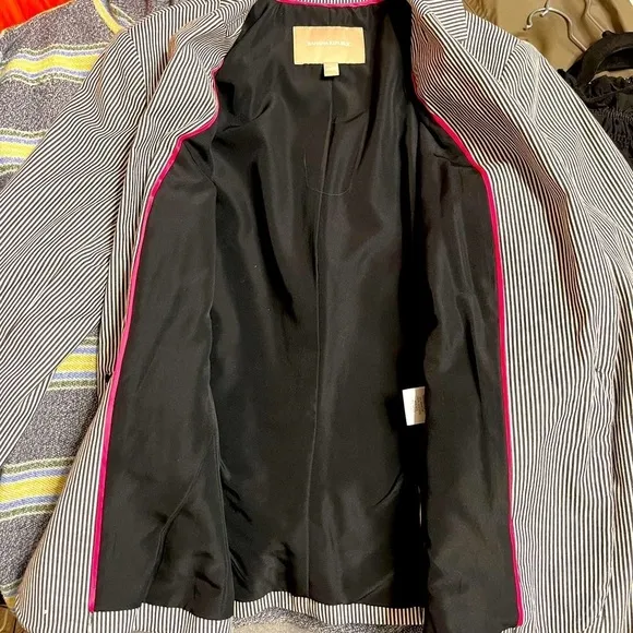 Banana Republic Women’s Black Striped Skirt &amp; Blazer Suit Size 6