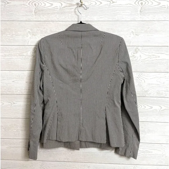 Banana Republic Women’s Black Striped Skirt &amp; Blazer Suit Size 6