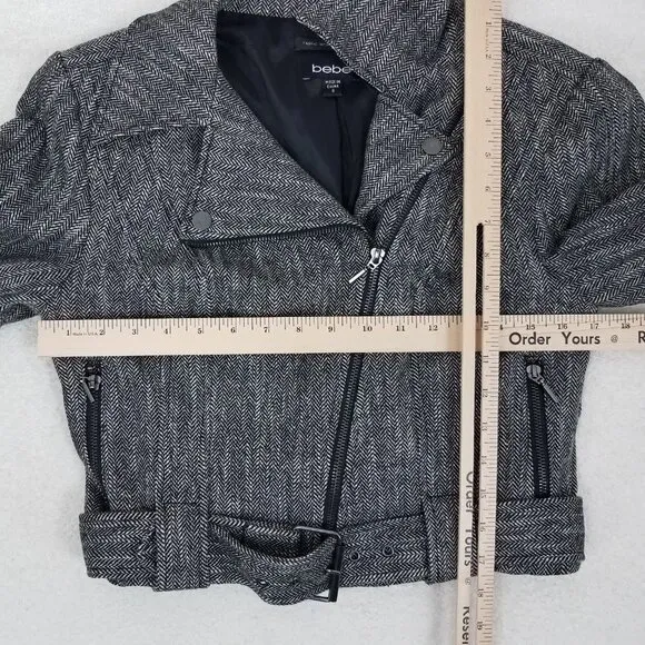 Bebe 4 Cropped Wool Moto Blazer Jacket Herringbone Belted Black/White Buckle