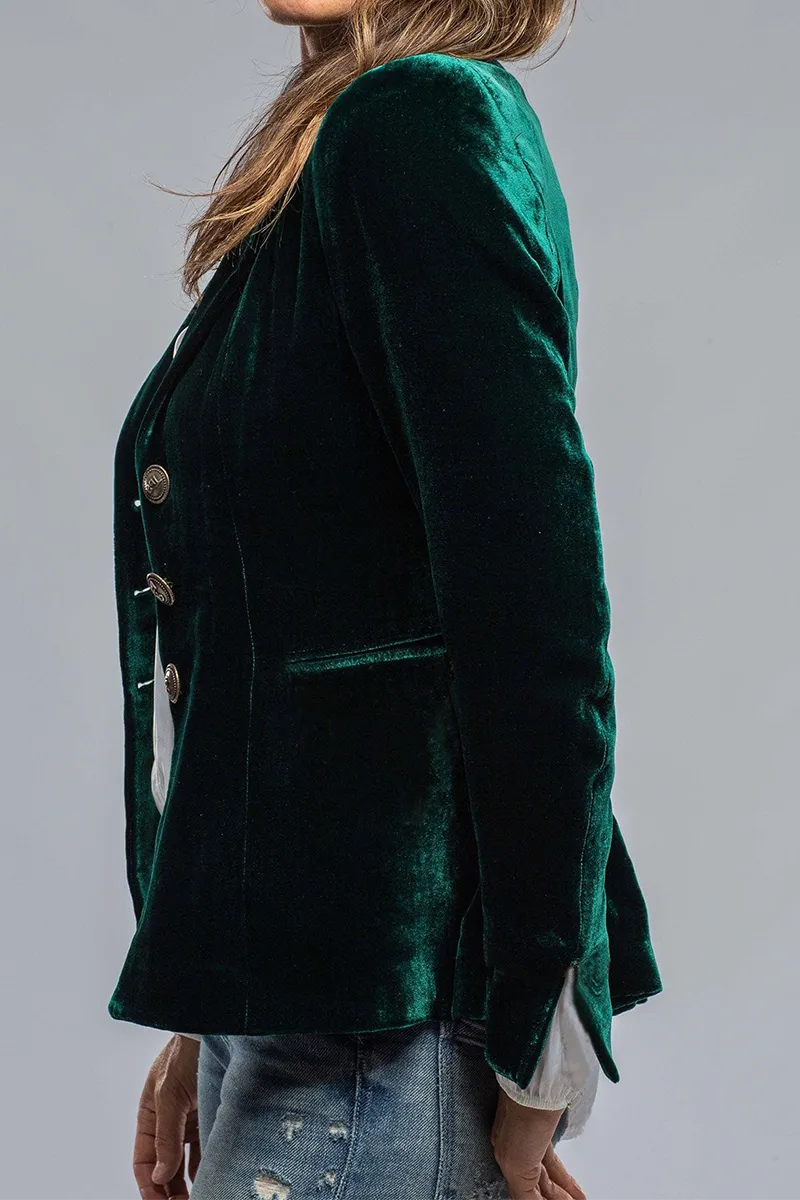 Blazer Vesper™ | Women's Retro Lapel Blazer | Slim Fit, Stylish Pockets, Lightweight Fabric