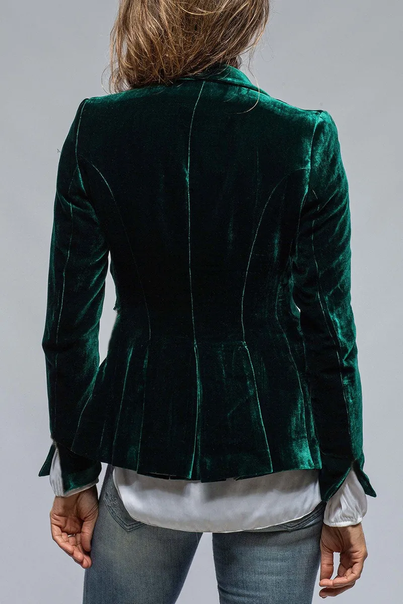 Blazer Vesper™ | Women's Retro Lapel Blazer | Slim Fit, Stylish Pockets, Lightweight Fabric
