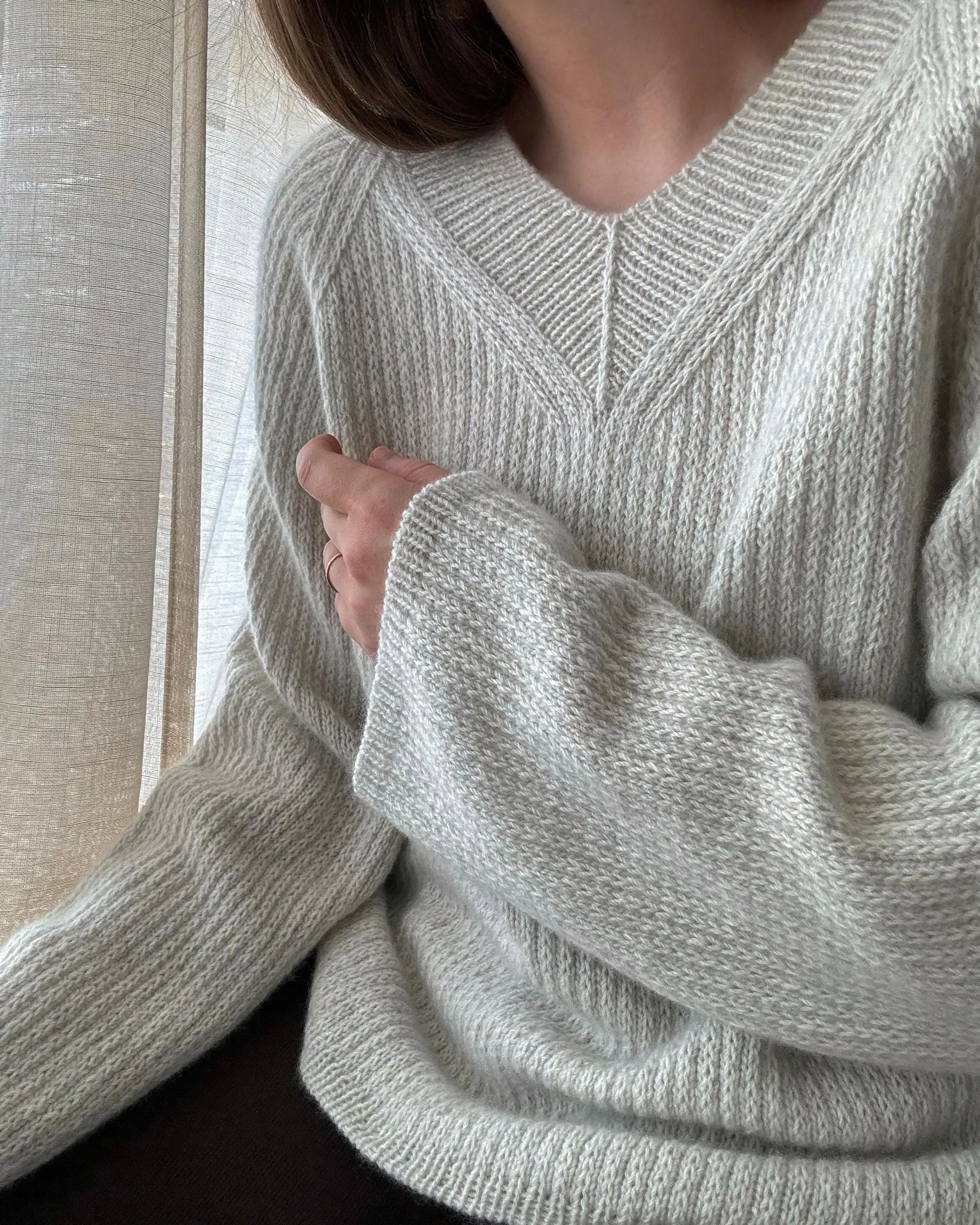 Chantal Sweater V-neck [PL]