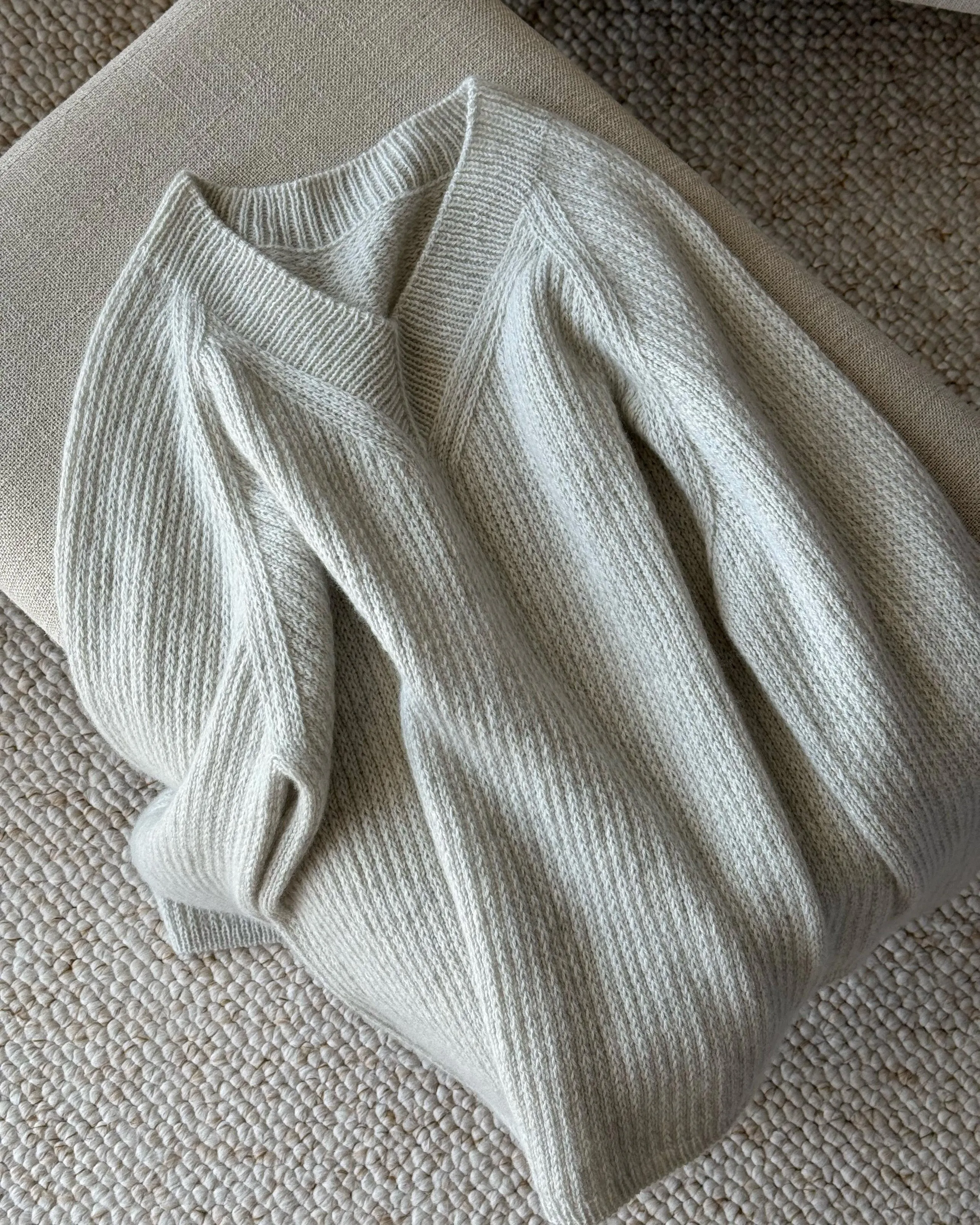 Chantal Sweater V-neck [PL]