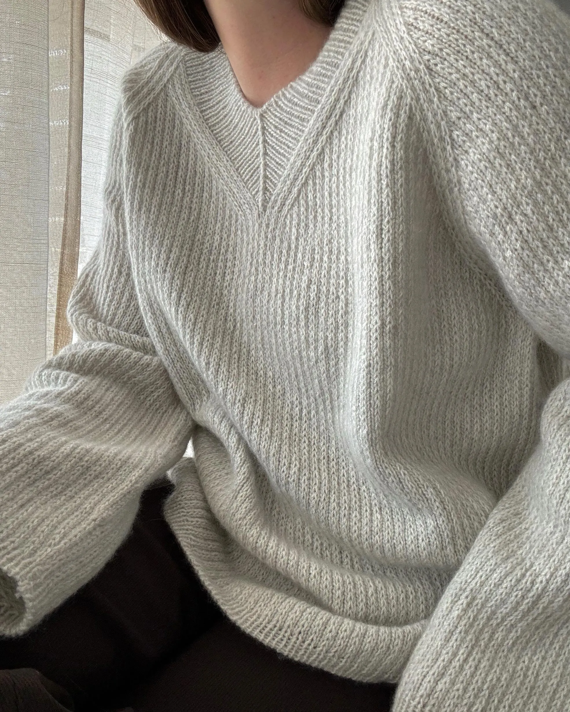 Chantal Sweater V-neck [PL]