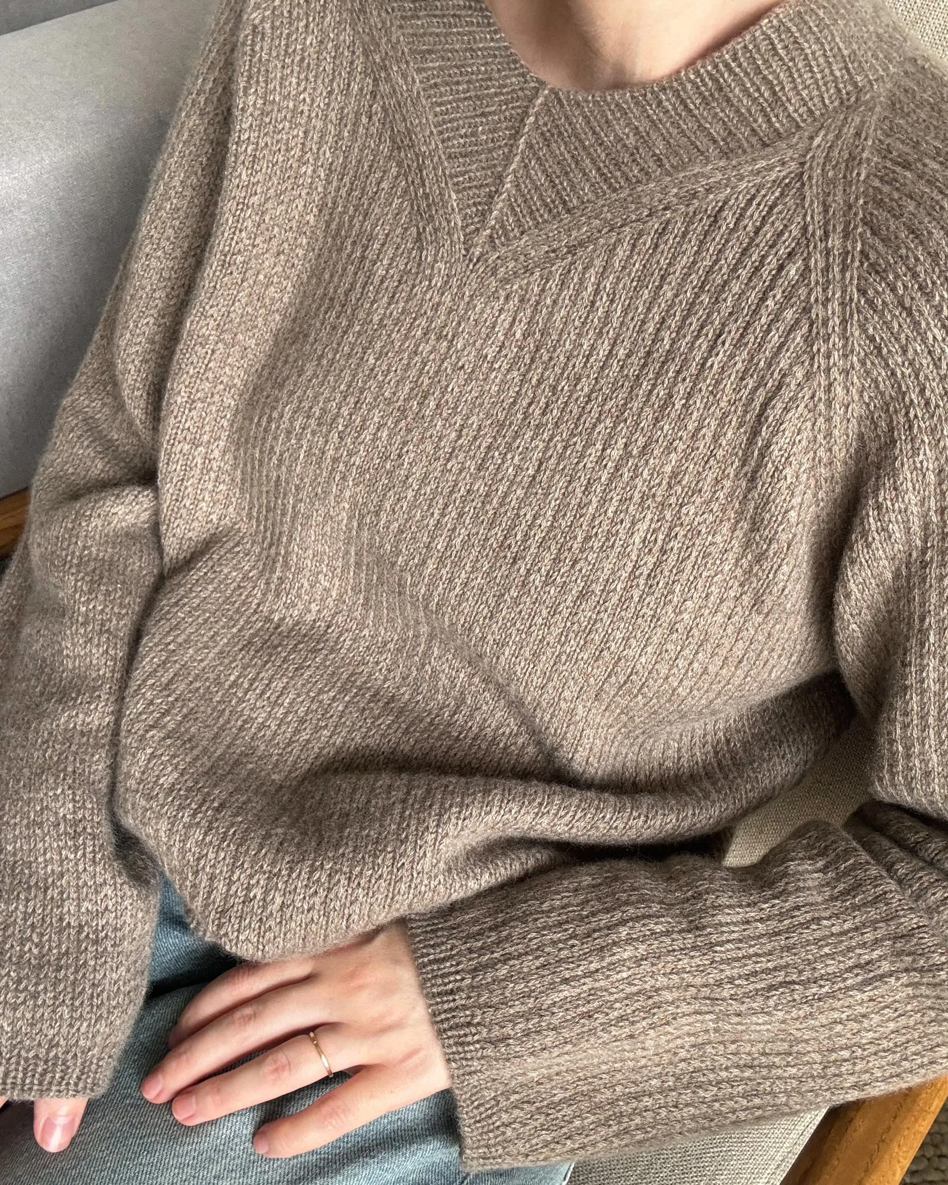 Chantal Sweater V-neck [PL]