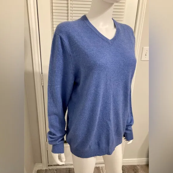 Club Room Luxurious Women's V-Neck Sweater in 100% Double Layer Cashmere SZ - M