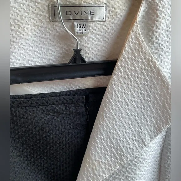 D. VINE 2 PC Blazer &amp; Skirt Black/White colorblock Suit Textured Women Size:16W