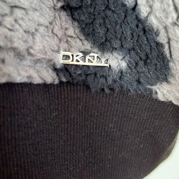 DKNY Womens Fleece Sweater Animal Print Crewneck Light Grey Size Extra Large NWT