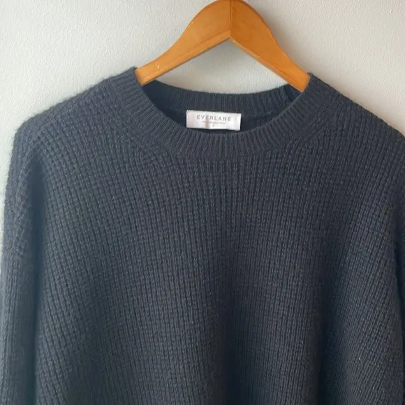 Everlane Cashmere Waffle Knit Black Crewneck Sweater