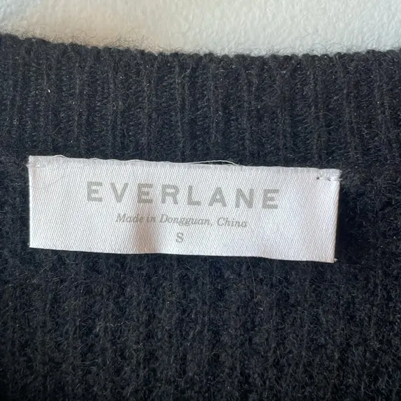 Everlane Cashmere Waffle Knit Black Crewneck Sweater