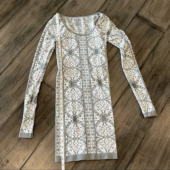 Free People Grey Jacquard Printed Long Sleeve Bodycon Dress - Size XS/S