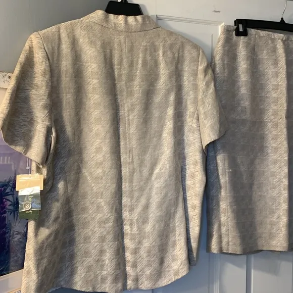 Harve Bernard size 18 linen skirt suit set. Vintage! NWT!!