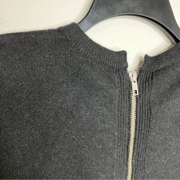 Hayden 100% cashmere back zip long sleeve sweater black size XS
