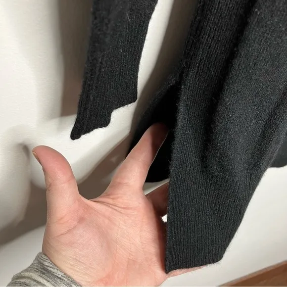 Hayden 100% cashmere back zip long sleeve sweater black size XS