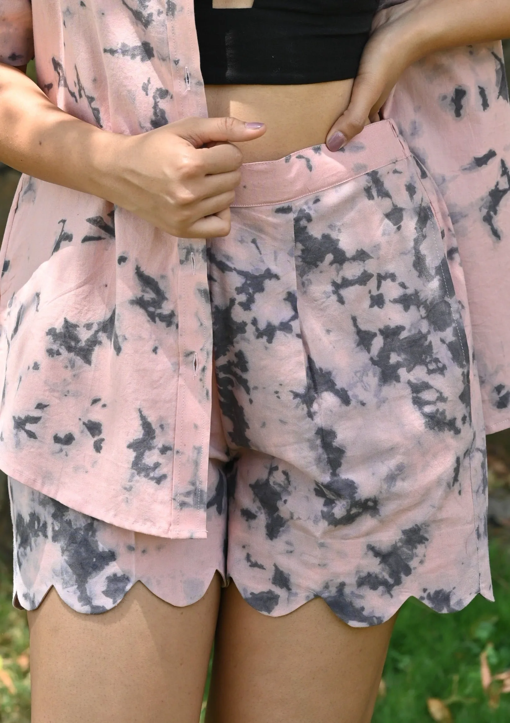 Heather Scalloped Shorts