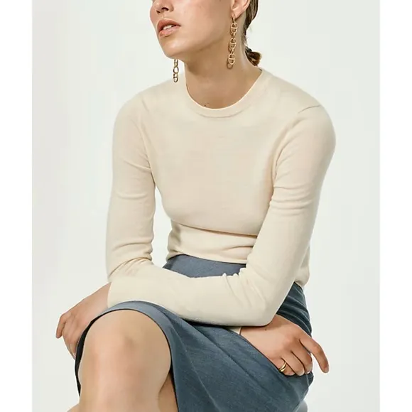 J. CREW Carolyn fitted crewneck sweater in merino wool Sand Ivory NEW CB924