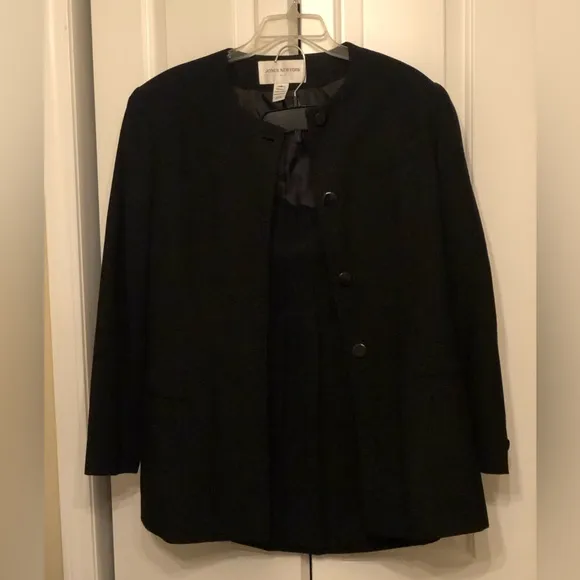 Jones New York suit size 14 (blazer   skirt)