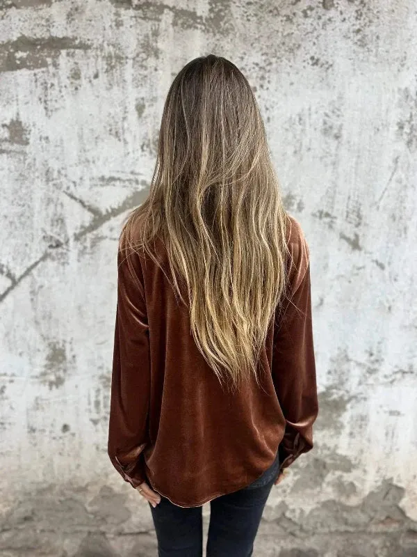 Lyn | Classic Velvet Blouse