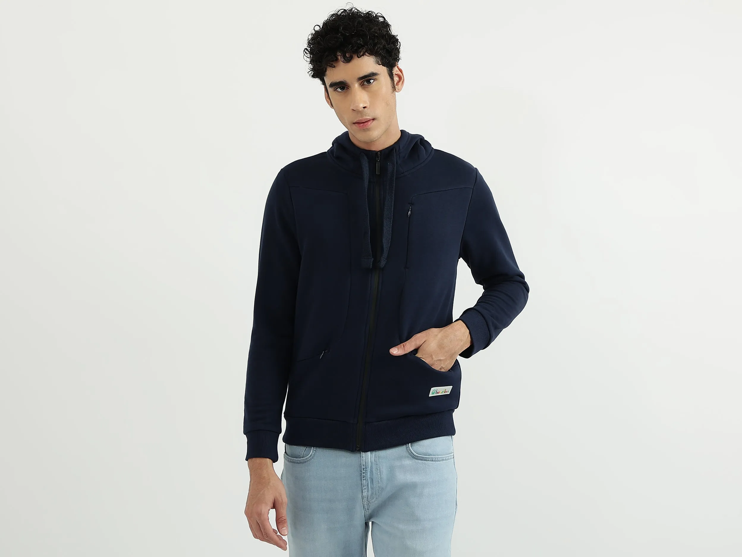 Men Solid Hooded Neck Sweatshirt