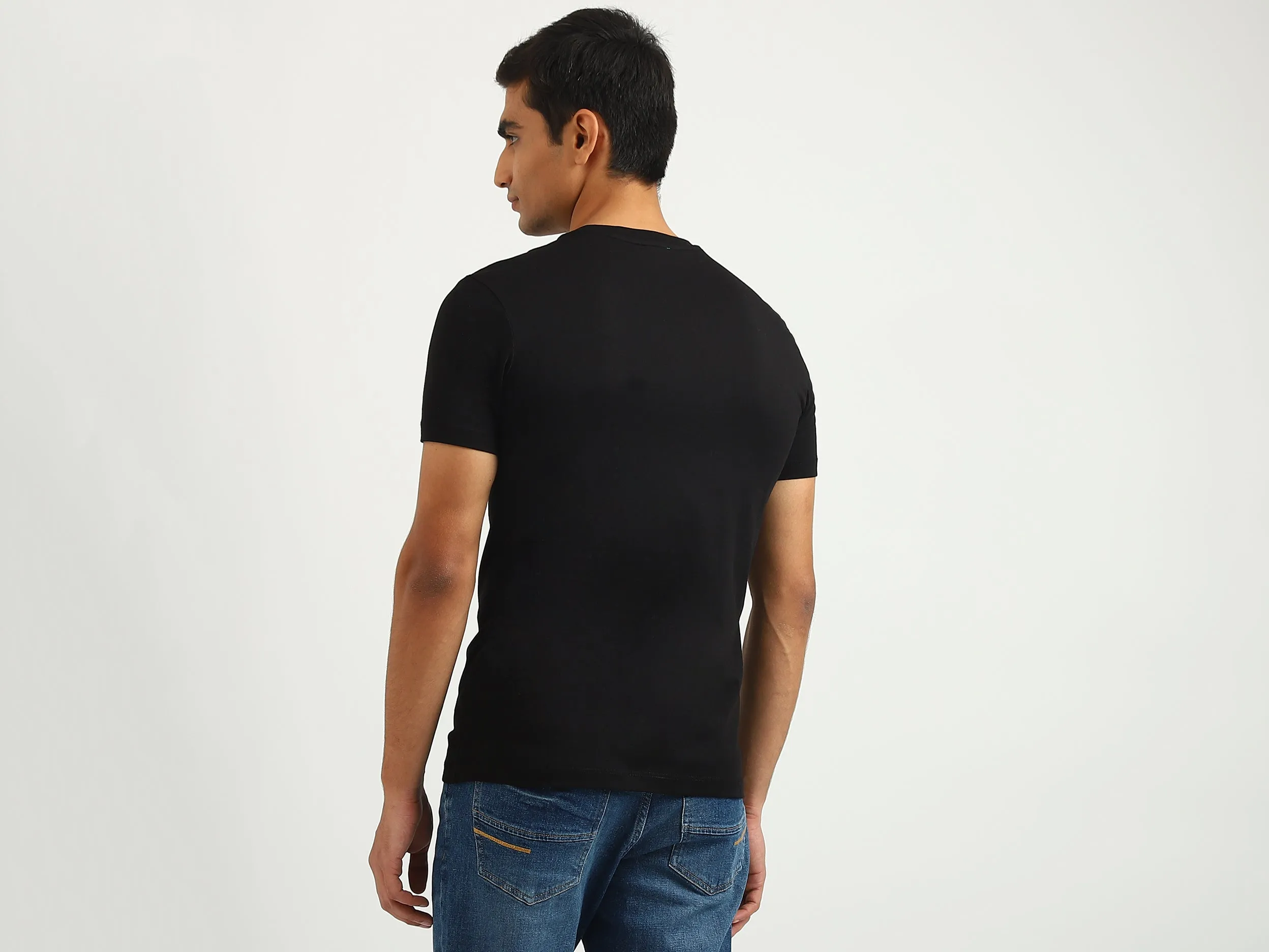 Men Solid Round Neck T-shirt