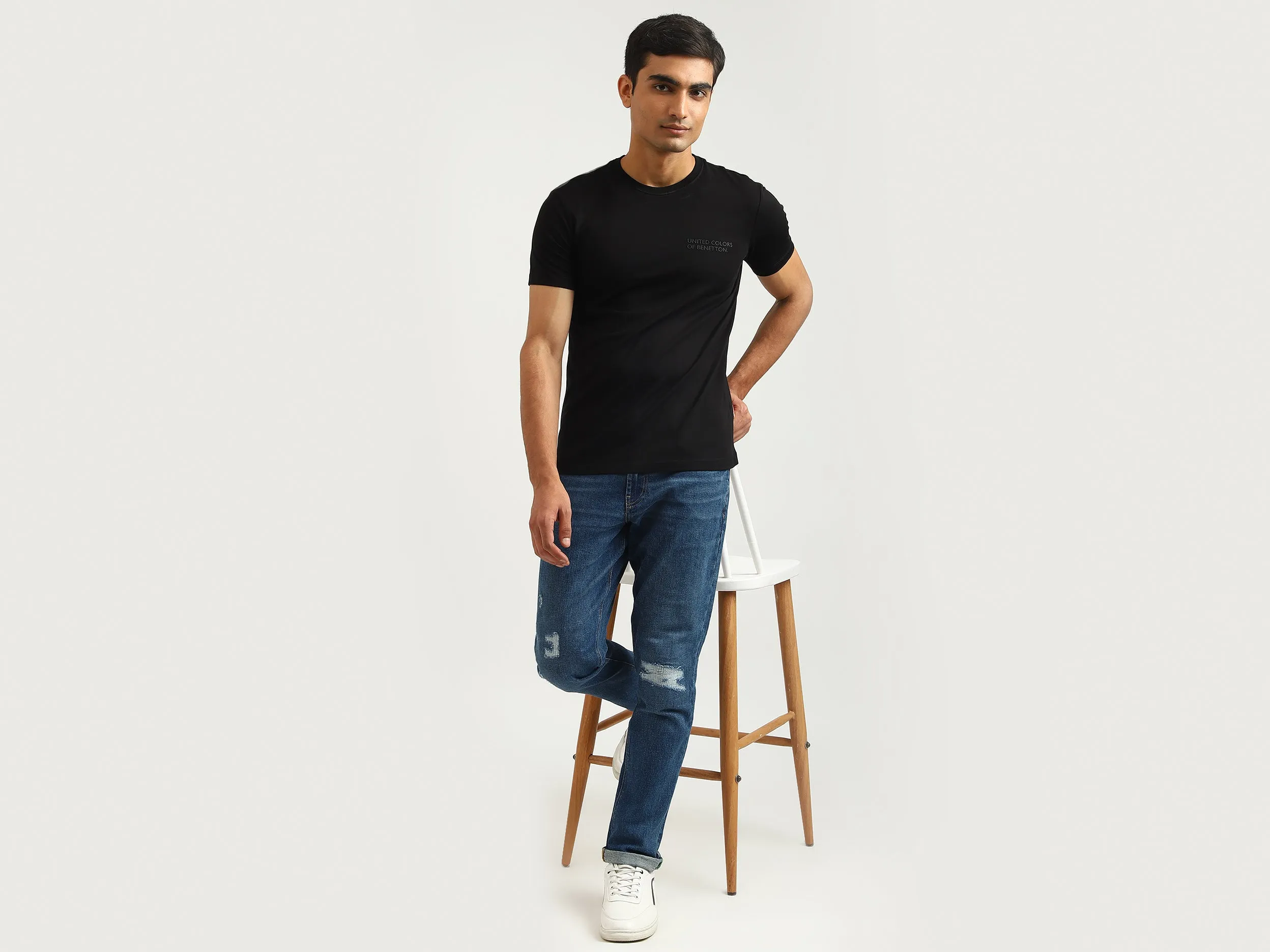 Men Solid Round Neck T-shirt