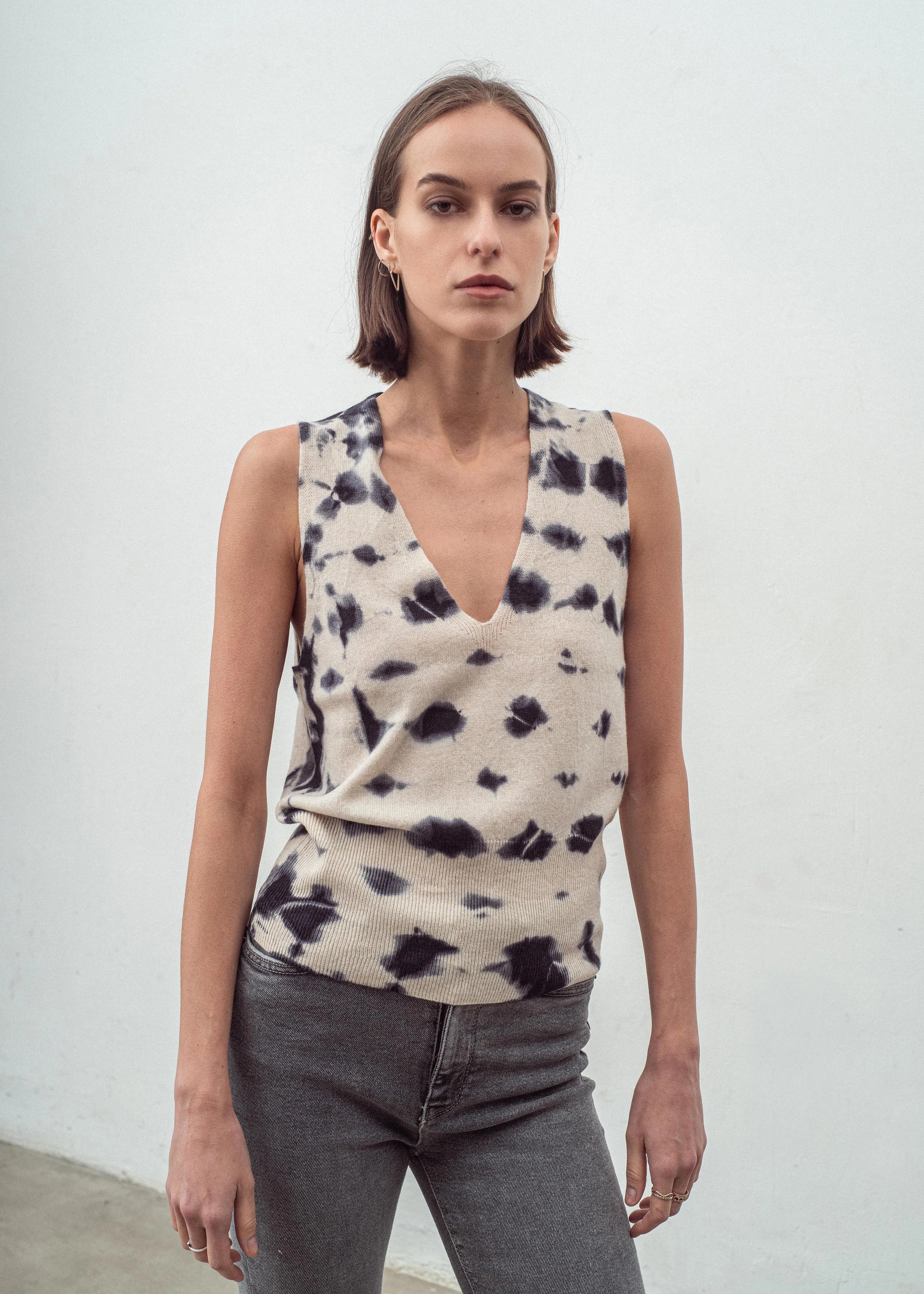 N.35 Tie Dye Low V Tank | Cashmere