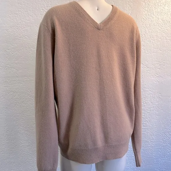 Naadam 100% Cashmere V-neck Camel Brown sweater MED as is(minor pilling)