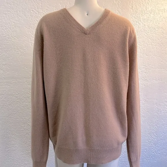 Naadam 100% Cashmere V-neck Camel Brown sweater MED as is(minor pilling)