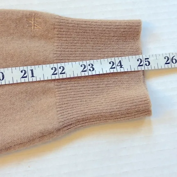 Naadam 100% Cashmere V-neck Camel Brown sweater MED as is(minor pilling)