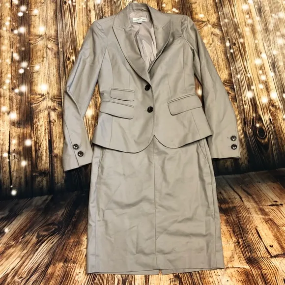 NWOT Tan Banana Republic Blazer/Skirt Suit