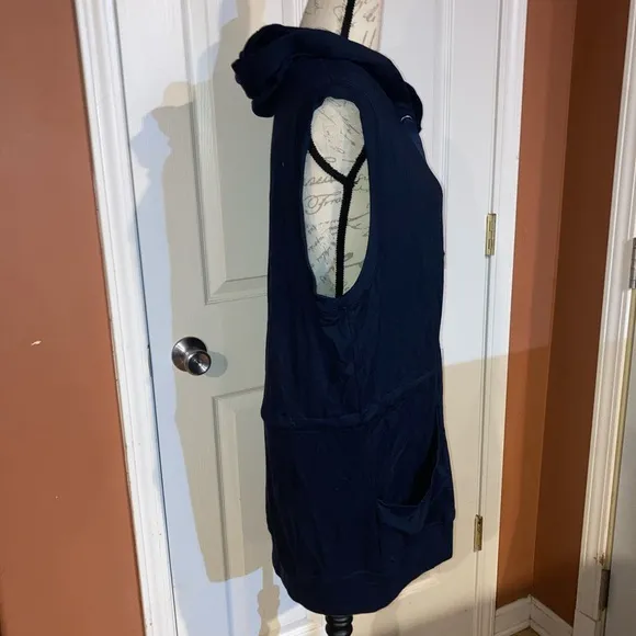 NWT Athleta Out of Stock Hooded Modal Lotus Vest in Navy Sleeveless Full Zio LG