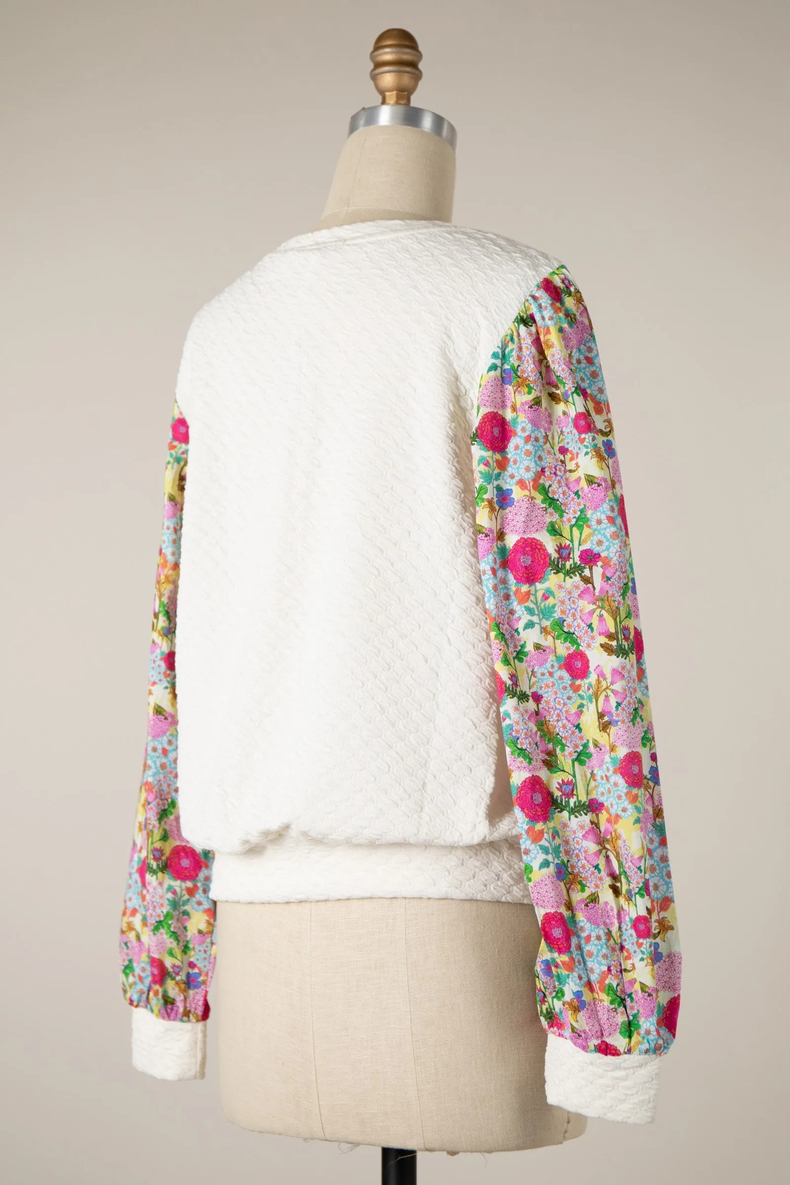 Pattern Sleeves Quilted Light Weight Top