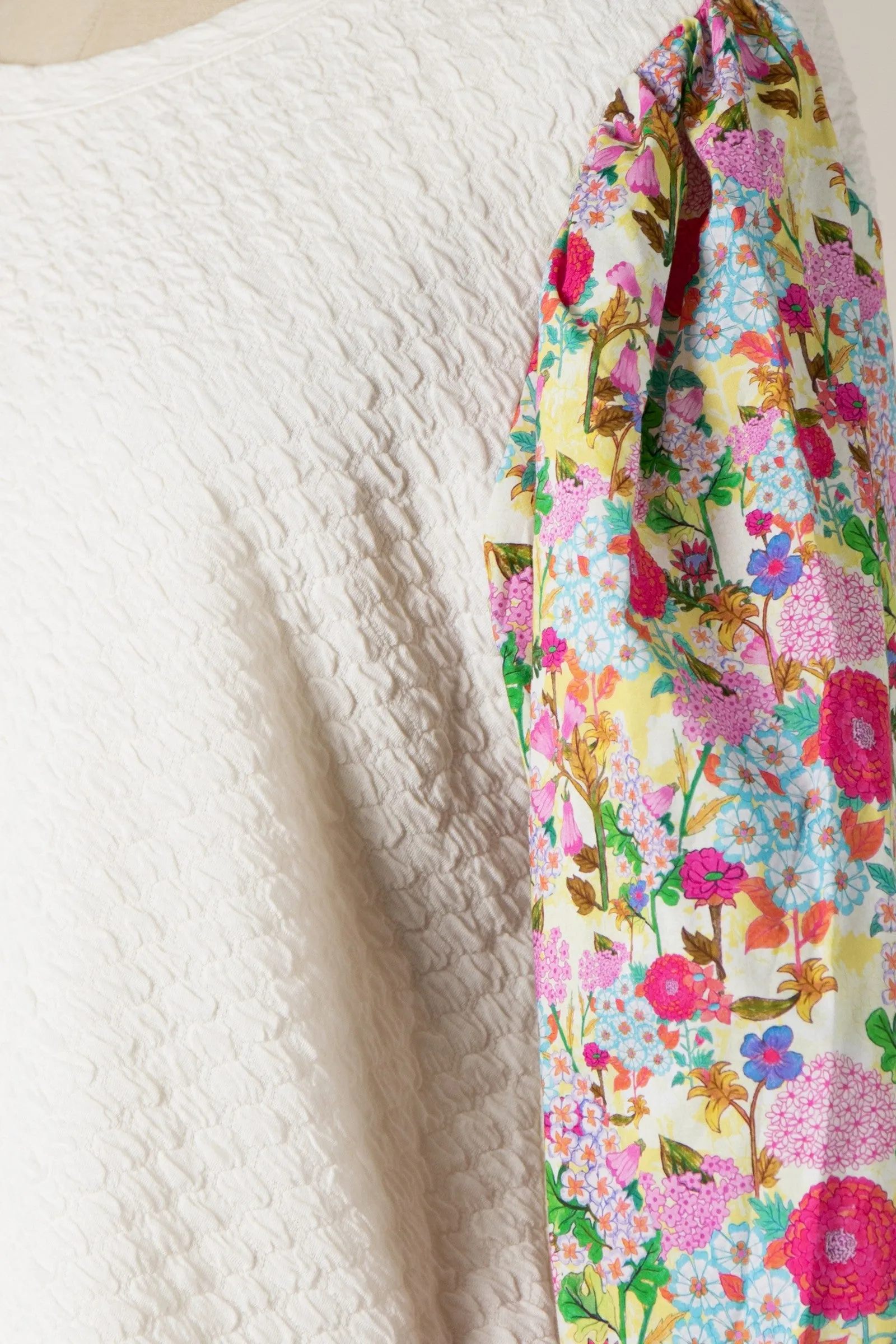 Pattern Sleeves Quilted Light Weight Top