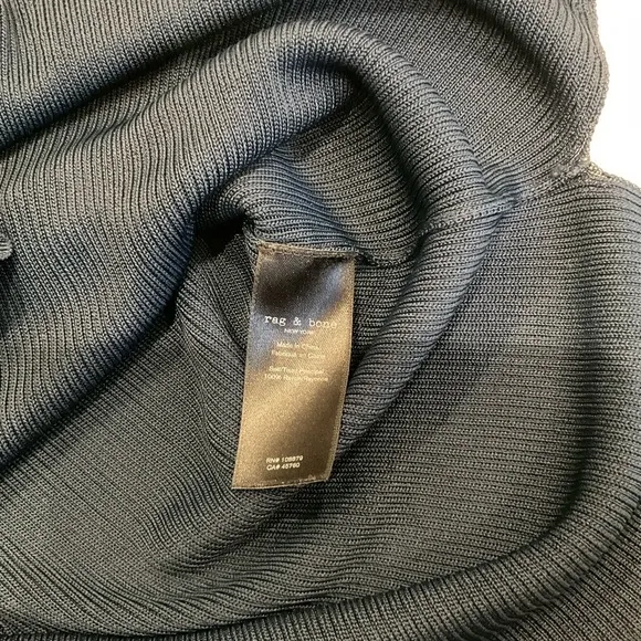Rag &amp; Bone Crew Neck Ribbed Sweater in Navy Size Medium