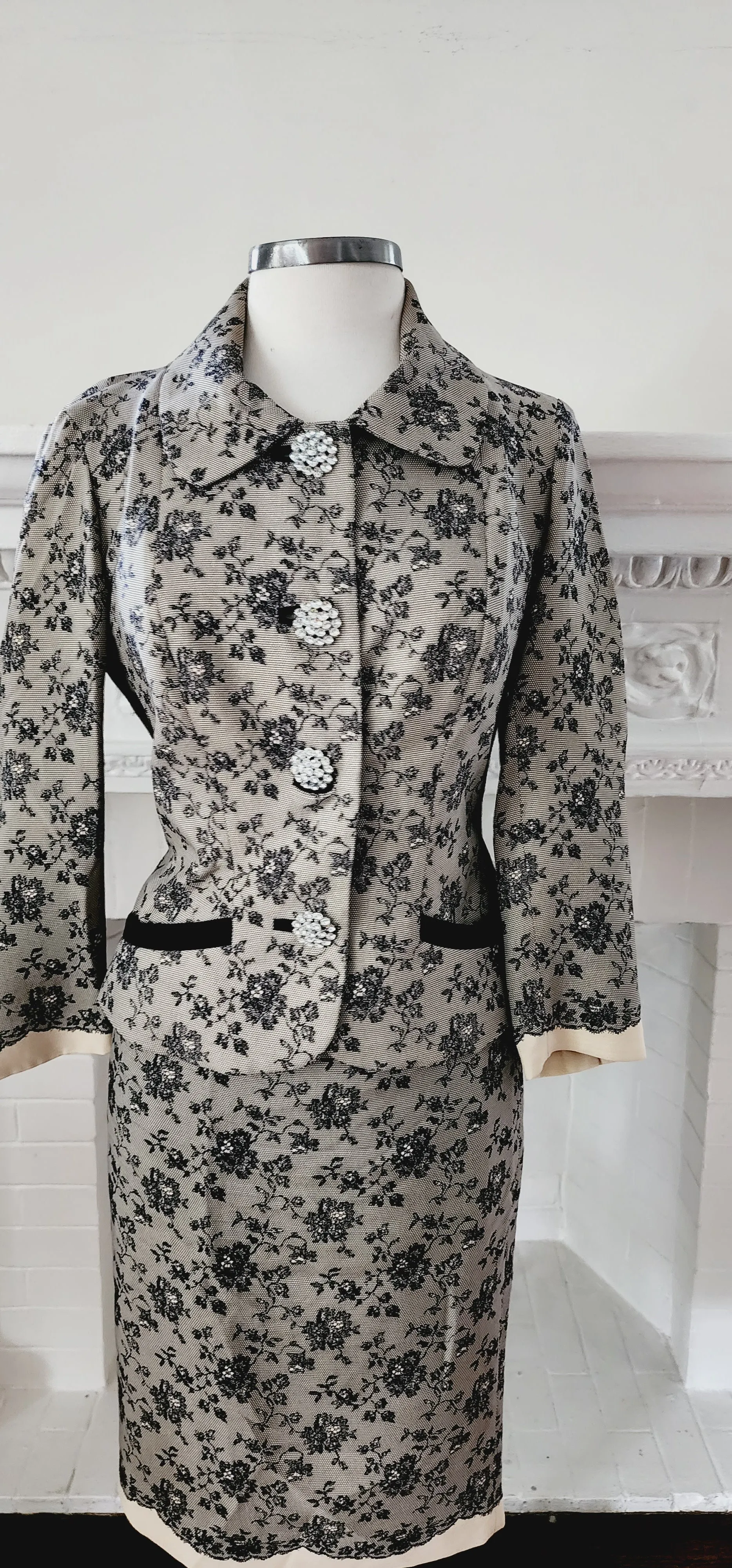 Retro 50s Style Skirt Suit Tracy Reese Black Lace Print M