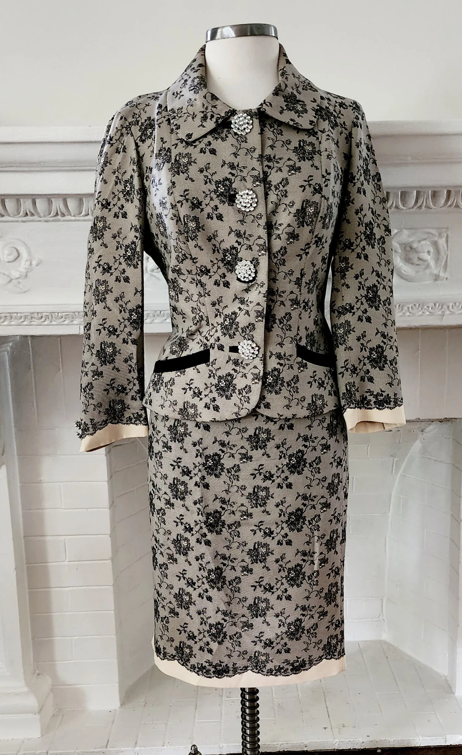 Retro 50s Style Skirt Suit Tracy Reese Black Lace Print M