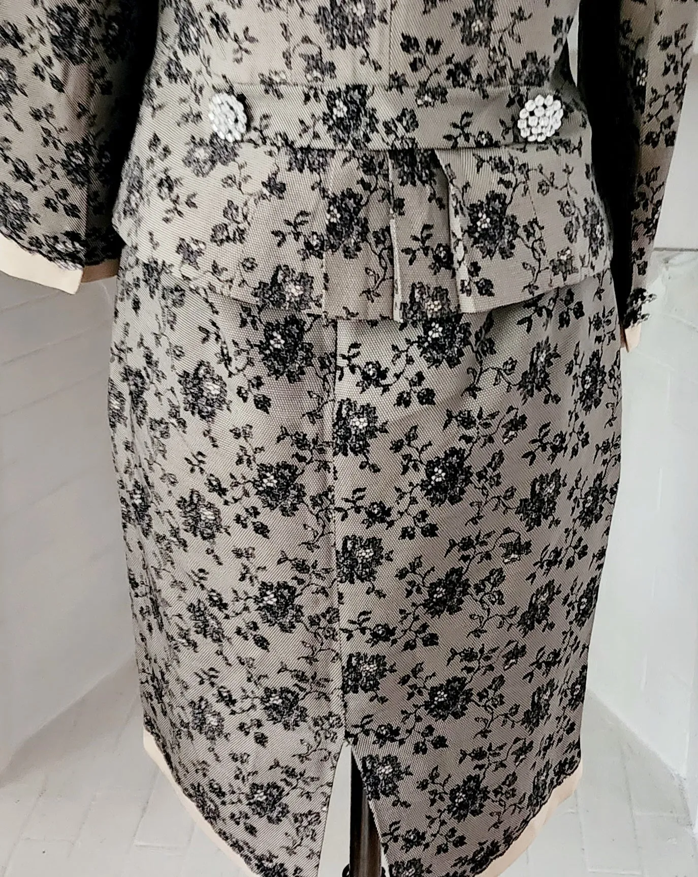 Retro 50s Style Skirt Suit Tracy Reese Black Lace Print M