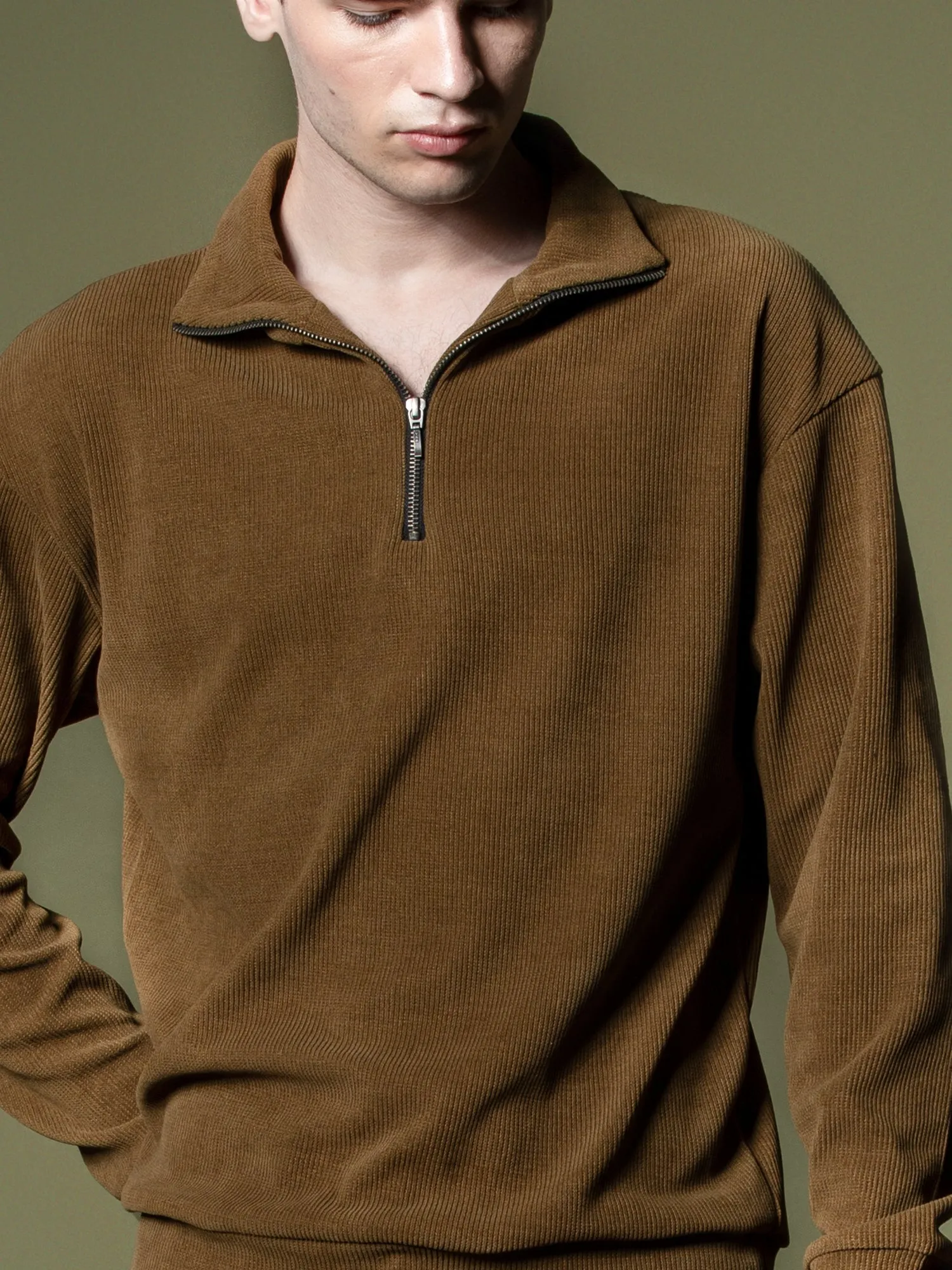 Ribbed quarter-zip sweatshirt