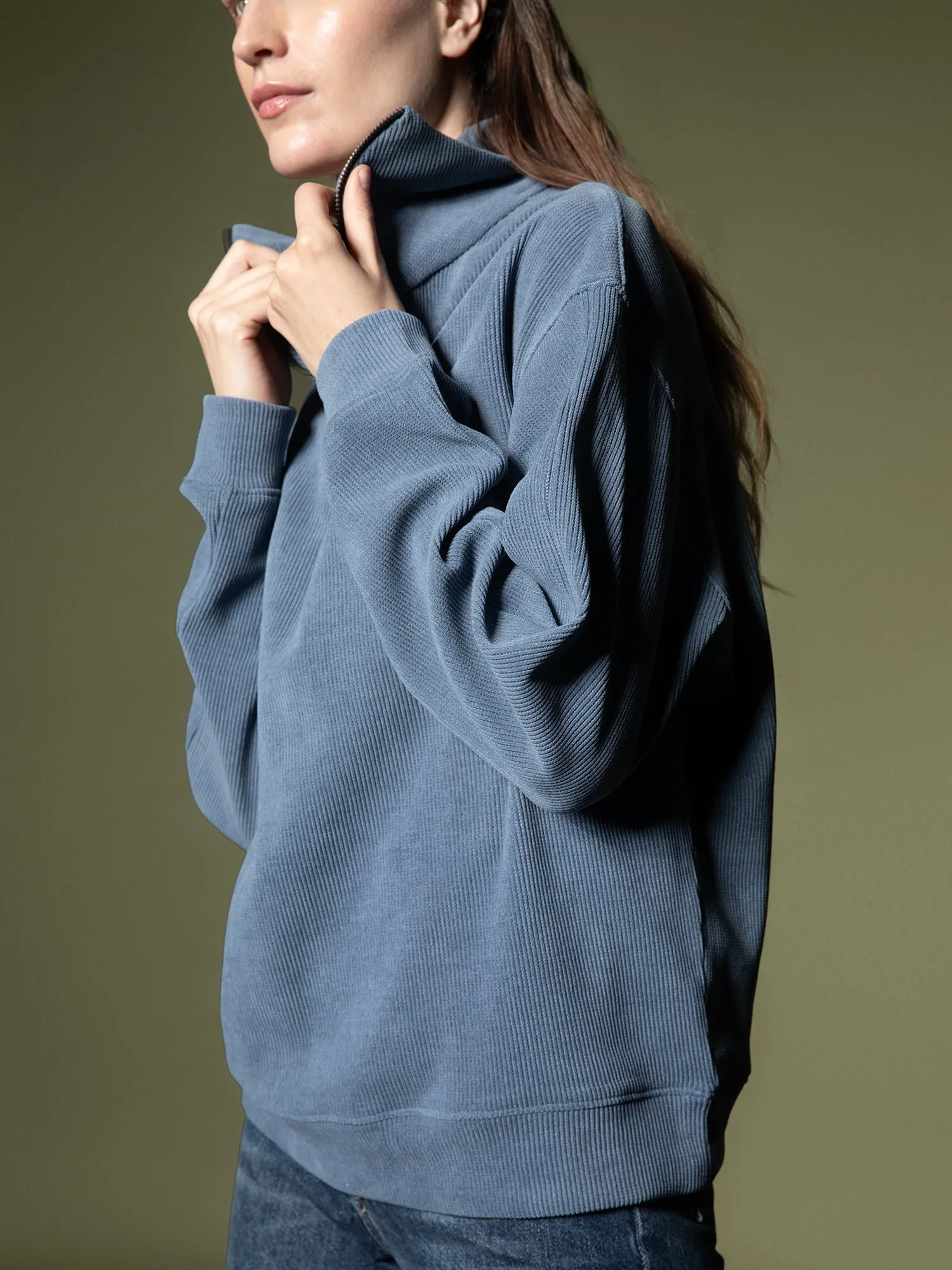 Ribbed quarter-zip sweatshirt