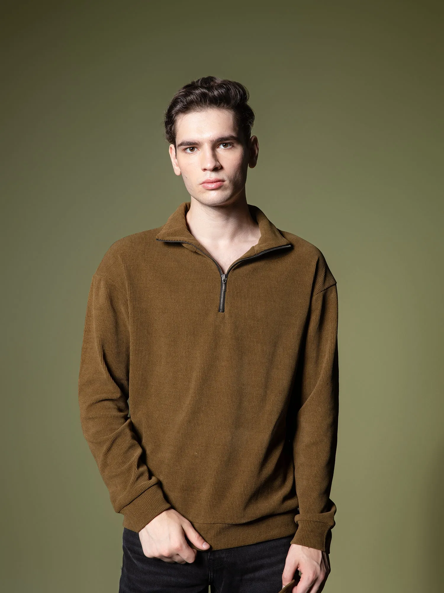 Ribbed quarter-zip sweatshirt