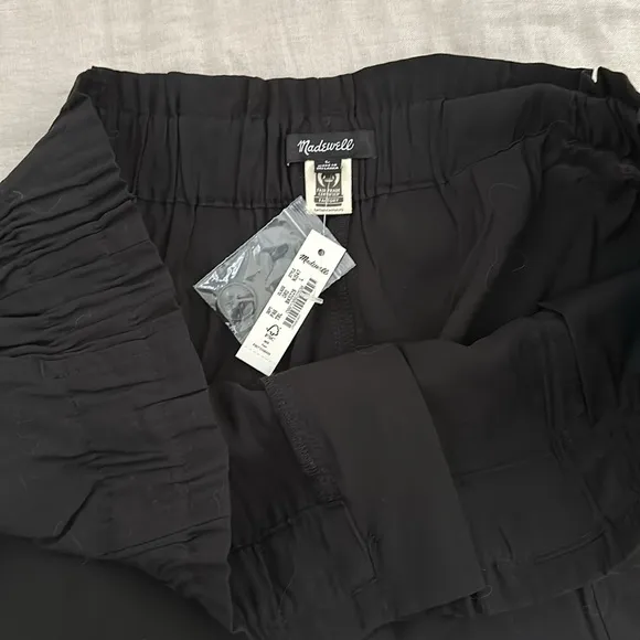 Seamed Pull-On Paperbag Shorts in Softdrape