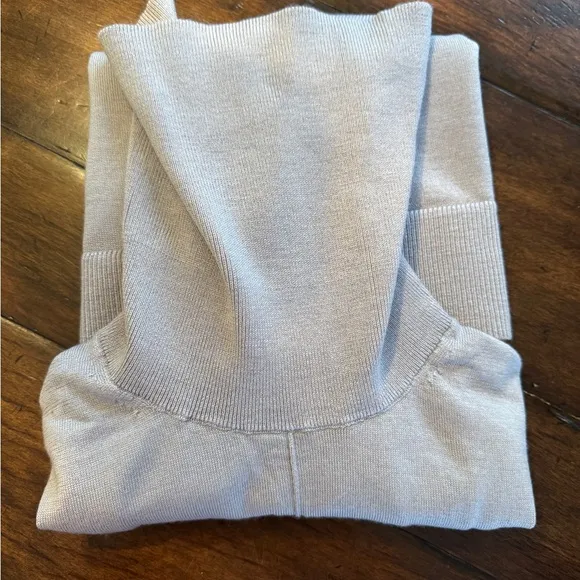Stunning Banana Republic Light Lavender Turtleneck Sweater- XS